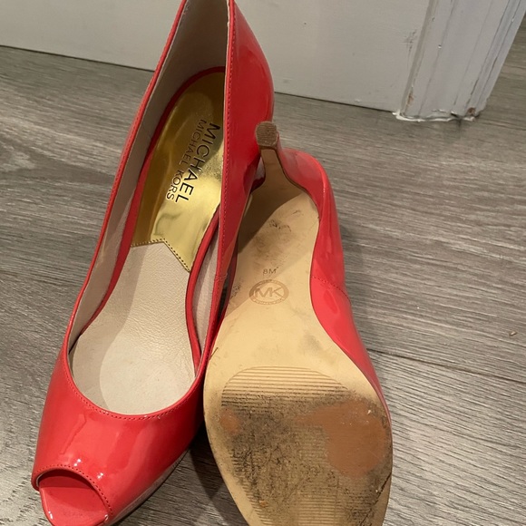 Michael Kors Melon color heel, 8M, barely worn! - Picture 2 of 3